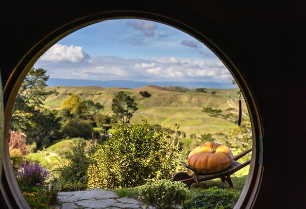 Besuche das „Auenland“ in Waikato, auf der Nordinsel Neuseelands. Es ist die Heimat des Hobbiton Movie Set, der Waitomo Glühwürmchen Höhlen, der Hamilton Gardens und vieles mehr. 