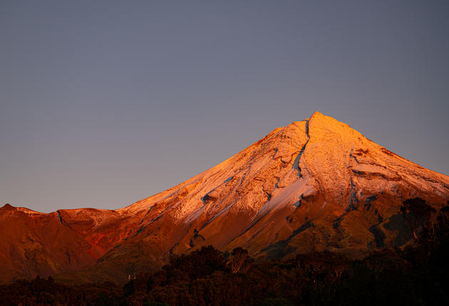 这部好莱坞大片取景自新西兰，像塔拉纳基山就在影片中被拍摄成日本标志性的富士山。