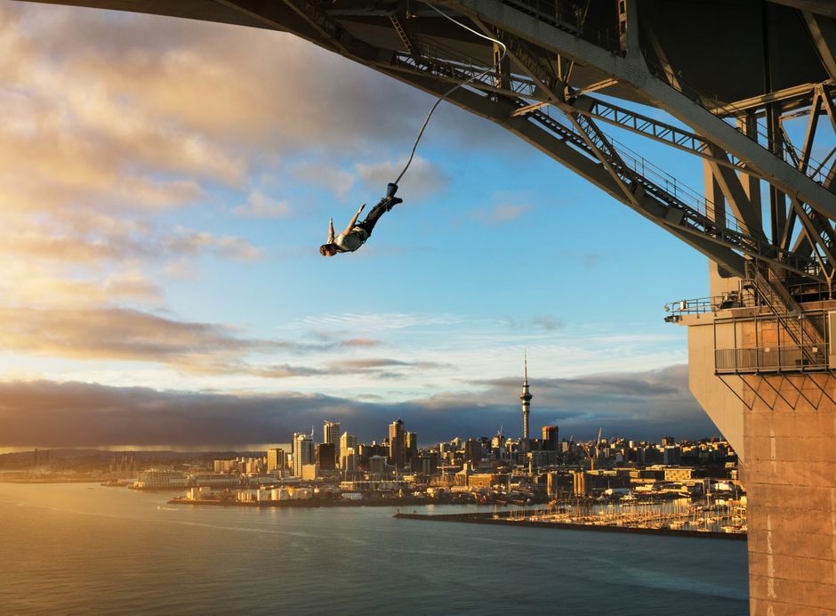 Auckland Harbour Bridge Bungy jump