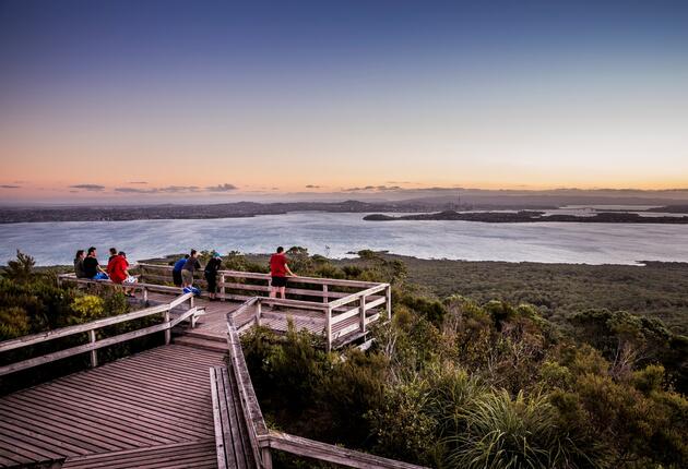 The North Island of New Zealand is famous for pristine beaches, geothermal wonders and rich Māori culture. Discover the best of the North Island with these exciting itineraries. 