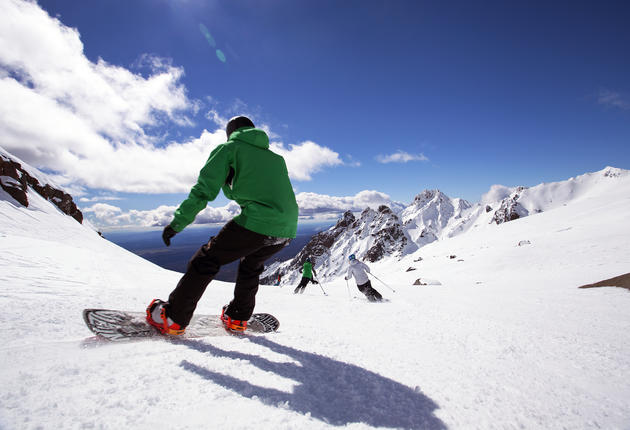 北岛中部是新西兰最大的商业滑雪场——鲁阿佩胡山的所在地。