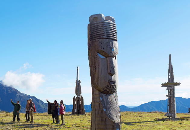 A stronghold for Māori and the first place to see the sunrise, the Tairāwhiti Gisborne region is less explored and less well-known, so get there before everyone else does. Discover the top things to do in Gisborne. 