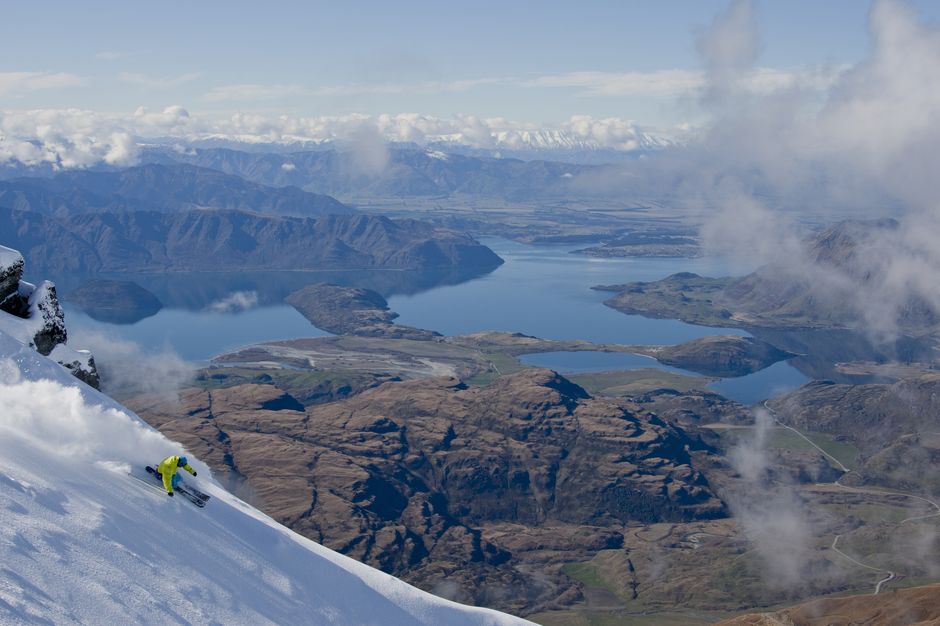 Treble Cone ski field is brilliantly equipped and offer a mix of terrain for skiers and snowboards of all abilities.