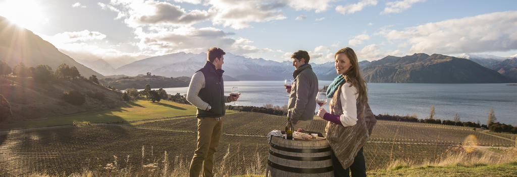 Lake Wanaka's Rippon is representative of the pioneering spirit of the winemakers in Central Otago - the world's southernmost wine producing region.