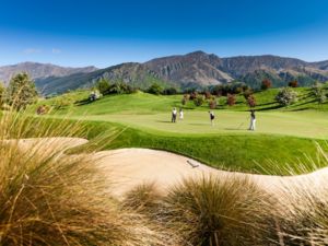 Discover why Queenstown golf courses are on par with the best in the world.